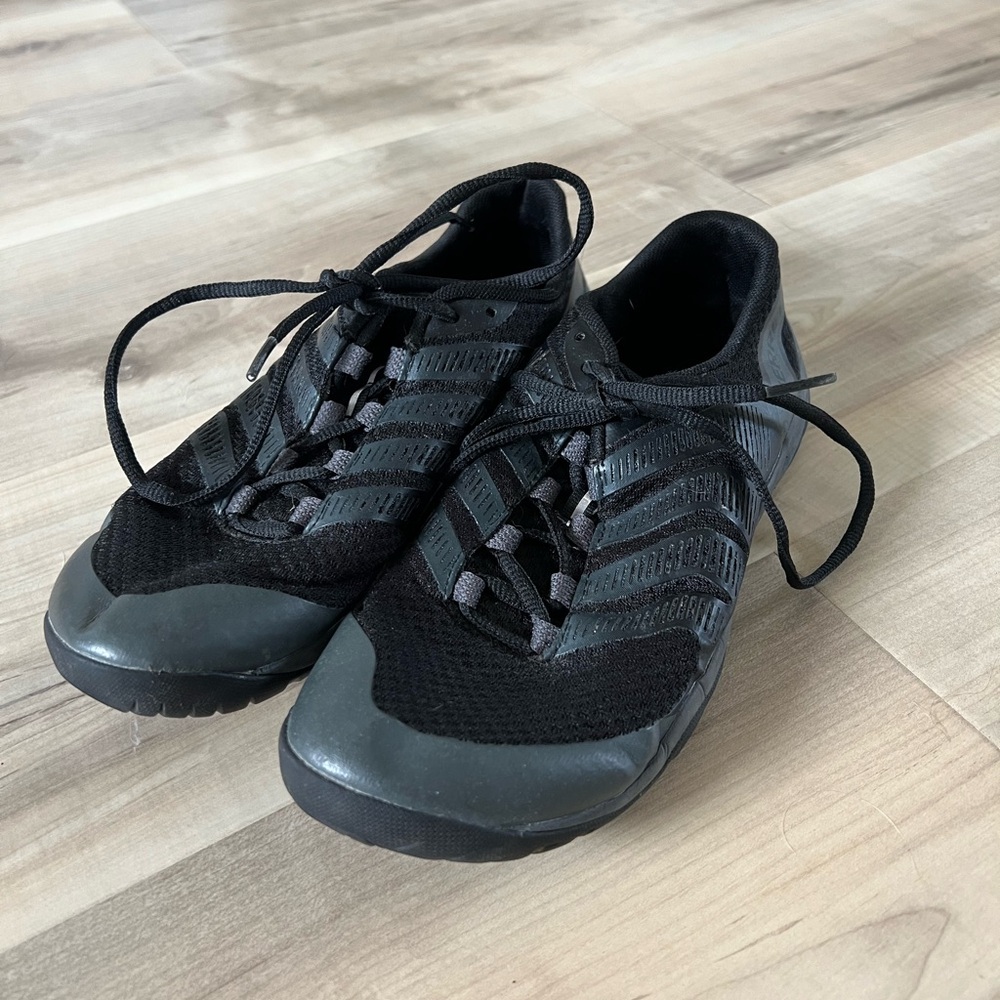 Merrell Black barefoot sneaker